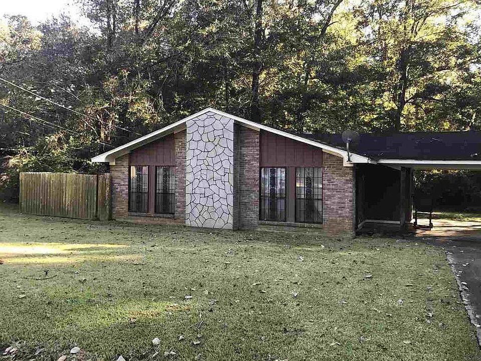 2nd image of 301 Tupelo Dr
