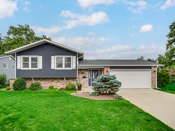 2921 Brentwood Ct, Woodridge, IL 60517