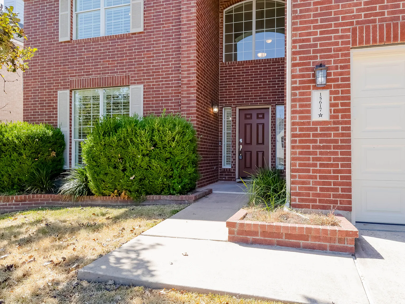 4 bed, 2.5 bath, 3263 sqft, $3,050 — Photo 4