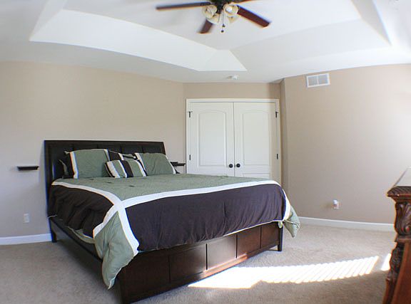 Master w/Double Door Entry