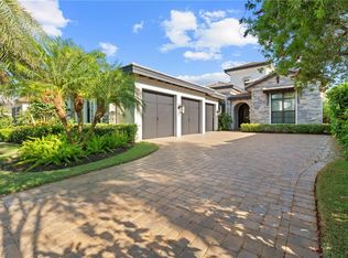 11813 Via Cassina Ct, Miromar Lakes, FL 33913