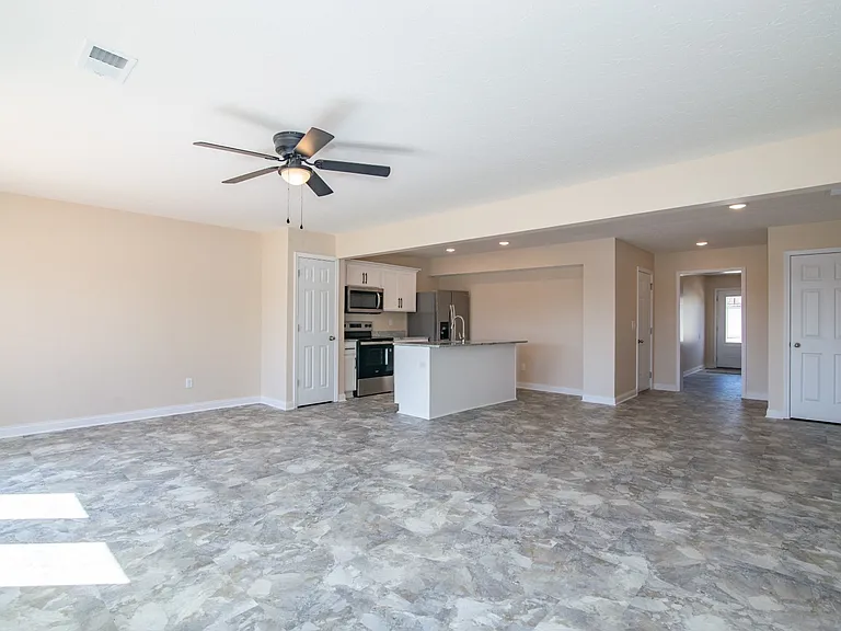 203 Dixon Cir — Photo 26
