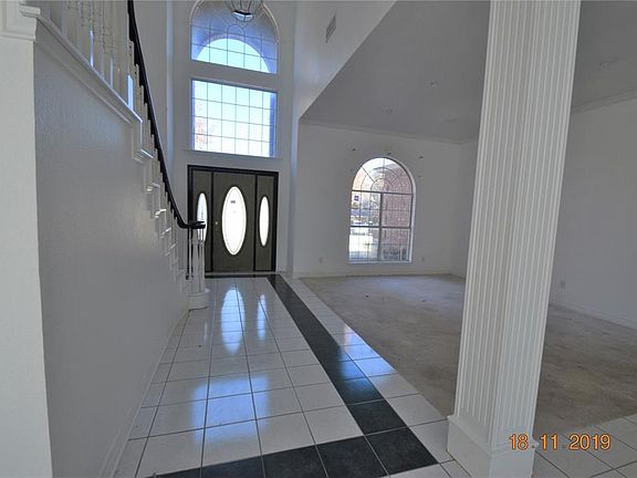 2nd image of 812 Woodland Trl S