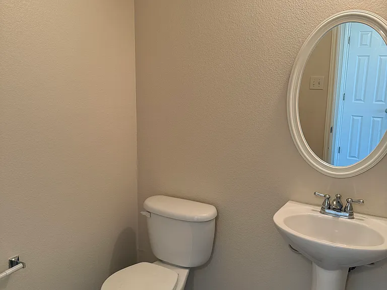 3703 Holden Ct — Photo 12