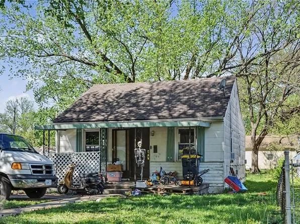 346 Topping Ave, Kansas City, MO 64123