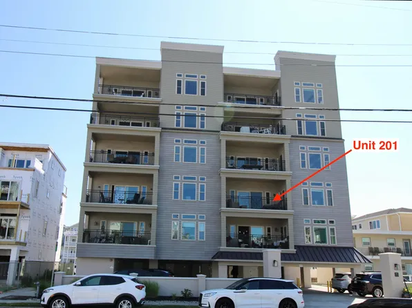 408 E Farragut Rd #201, Wildwood, NJ 08260