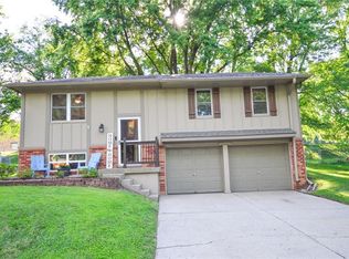 1002 Oat Ln, Buckner, MO 64016