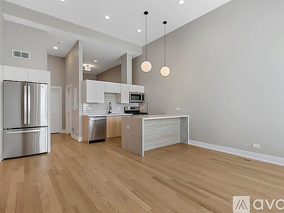 2nd image of 2901 N Milwaukee Ave #1A