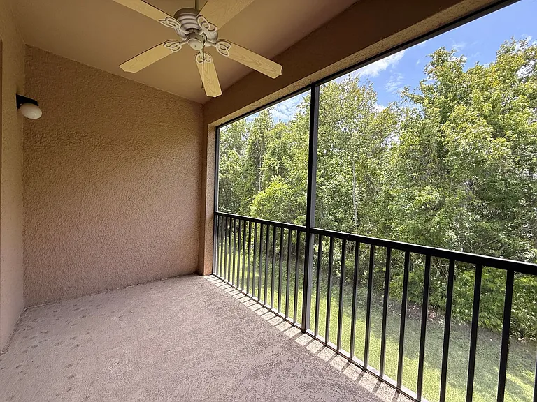 9434 Myrtle Creek Ln #911 — Photo 18