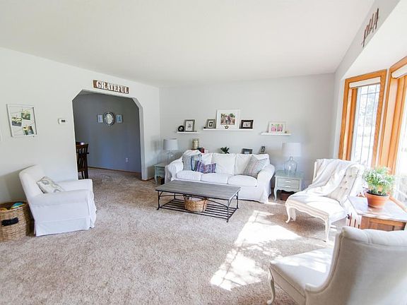 3rd image of 4082 Parkway Ponds Ln
