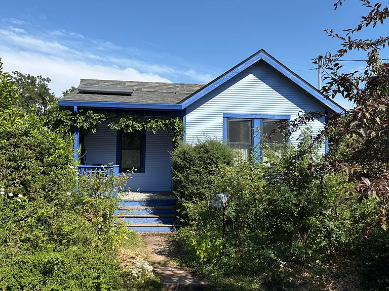 9406 N Richmond Ave — Photo 1