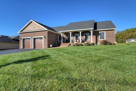 2nd image of 301 Sunrise Dr