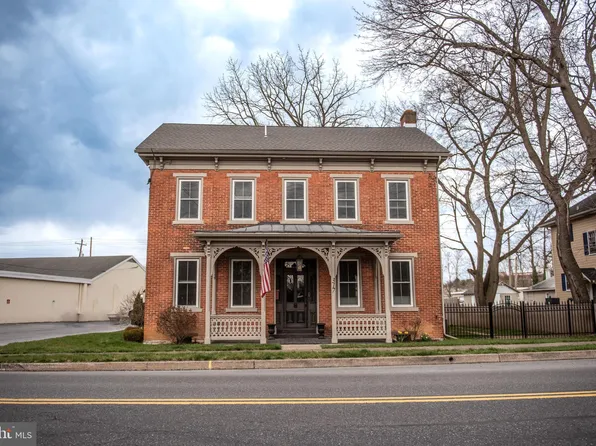 317 E Derry Rd, Hershey, PA 17033