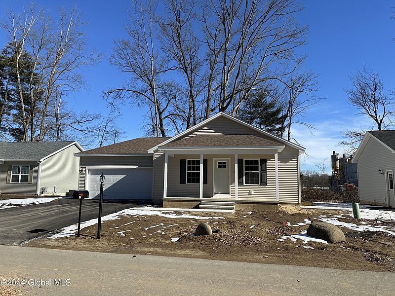 2nd image of 52 Overlook Drive