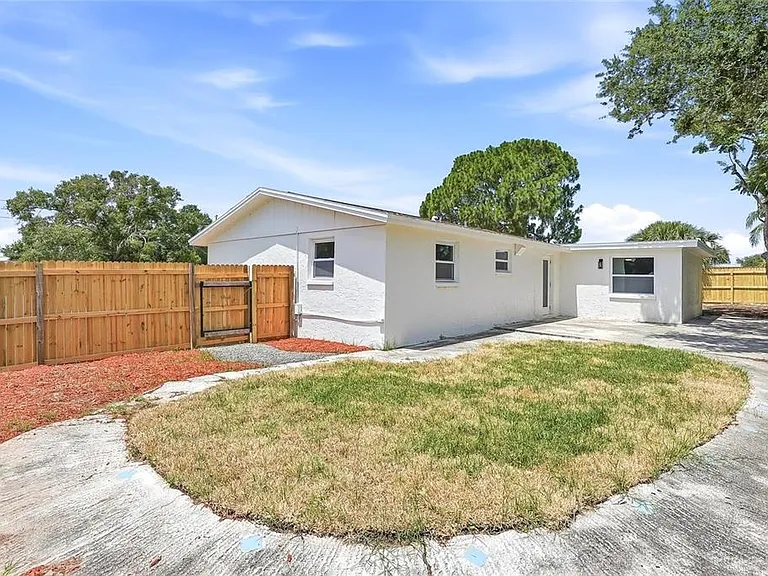1004 Idlebriar Way — Photo 22