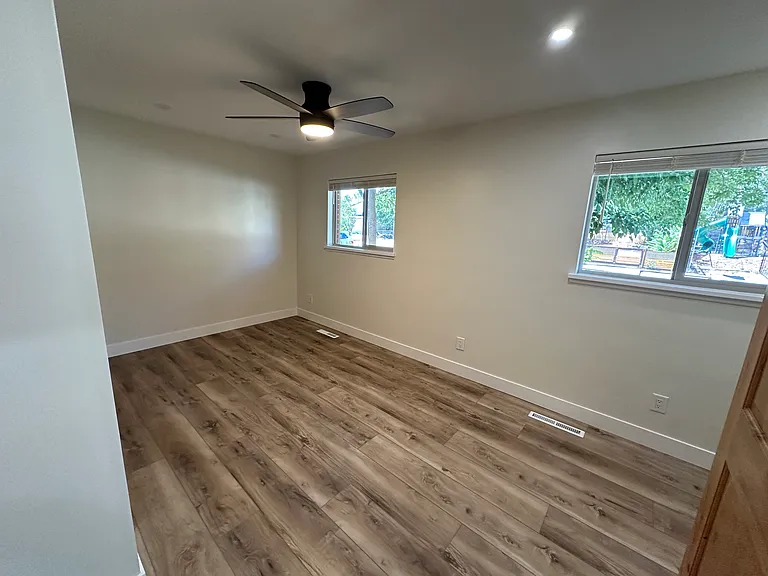423 Huntridge Dr — Photo 16