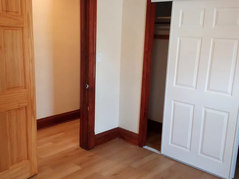 548 10th St #2 — Photo 35