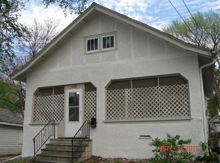 908 11th St S, Fargo, ND 58103