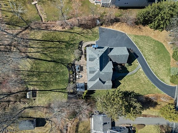 2nd image of 916 VALLEY ROAD