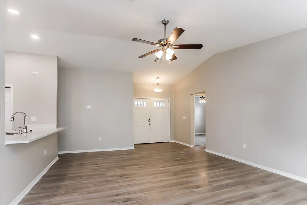 3 bed, 2.0 bath, 1345 sqft, $3,615 — Photo 3