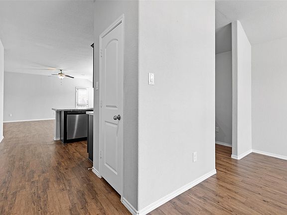 3rd image of 14097 Lake Crescent Drive