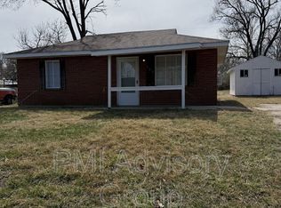 203 SW Heights Rd, Topeka, KS 66609