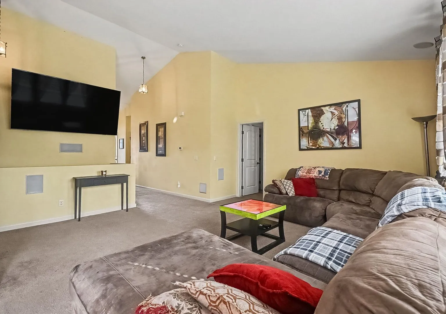Great location! NEar Chalco Hills Recreation Area — Photo 3
