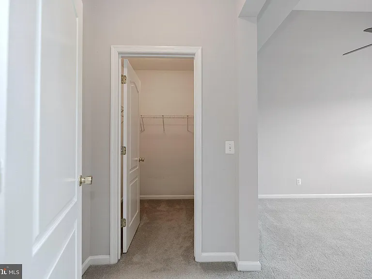 13960 Greendale Dr — Photo 42