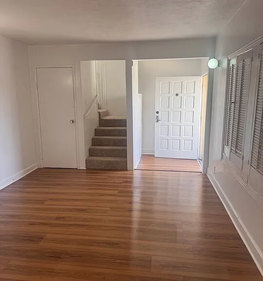 1650 S Rimpau Blvd — Photo 3