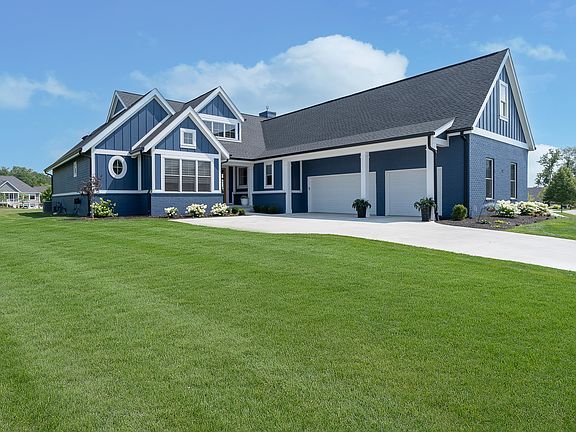 3rd image of 726 Wexford Hill Ct