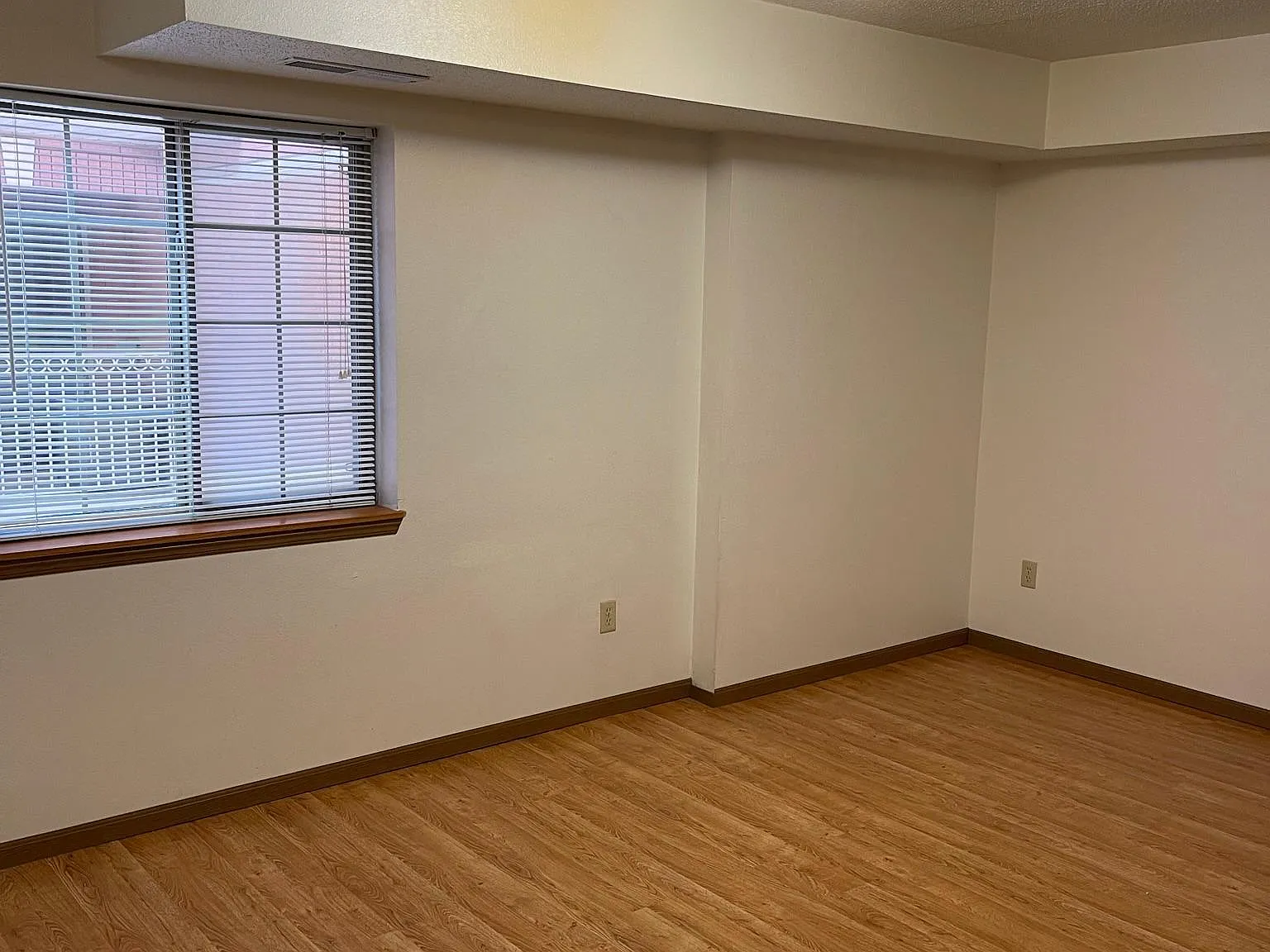 1 bed, 100 sqft, $1,394 — Photo 4