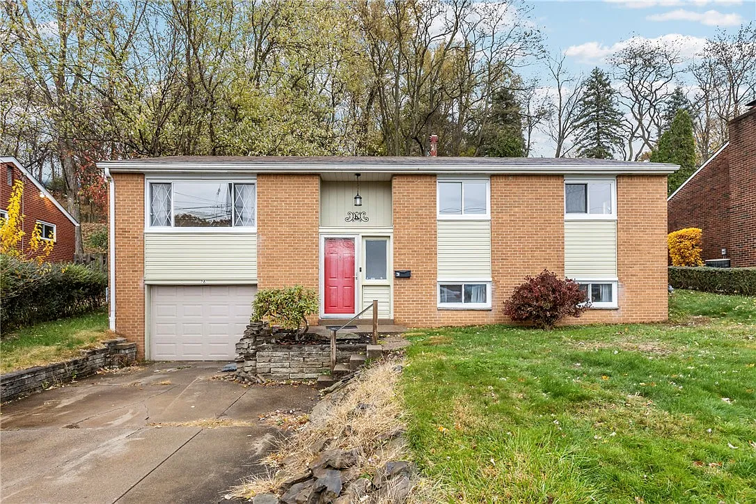 26 Edinburg Dr photo 1