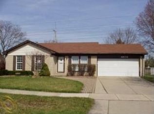 41634 Ravenwood St, Canton, MI 48187