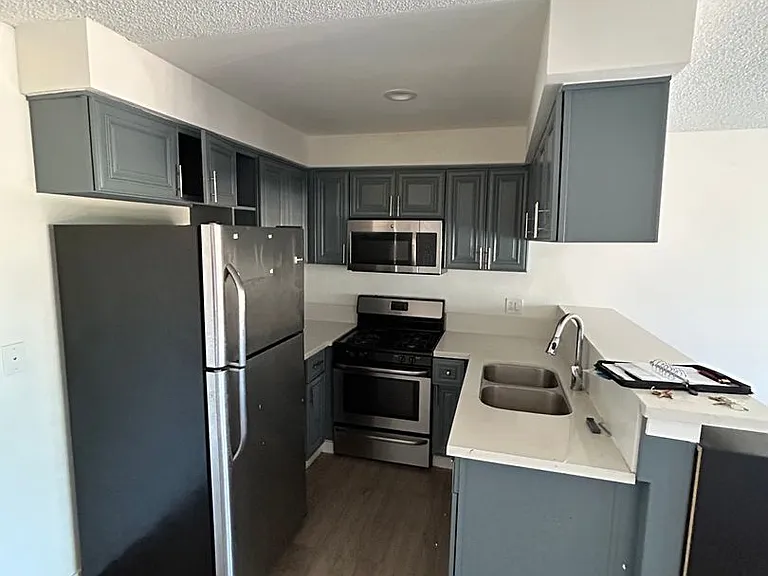 12128 Ramona Ave — Photo 11