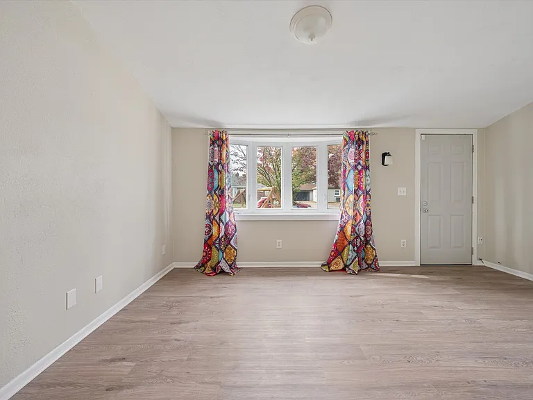 1278 Hugo St — Photo 3