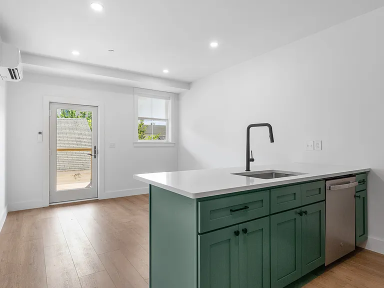 113 Ives Street — Photo 167