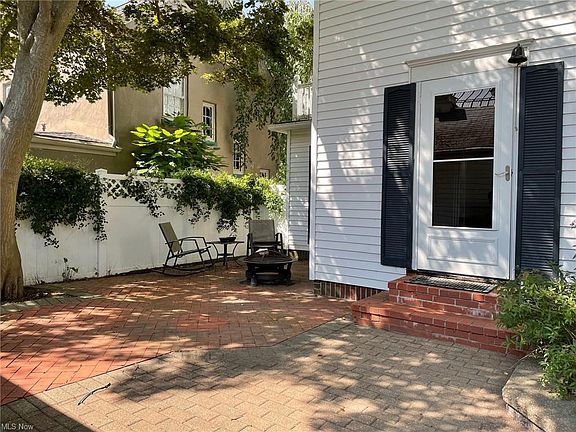 5th image of 751 College Ave