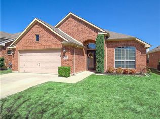529 Darlington Trl, Fort Worth, TX 76131