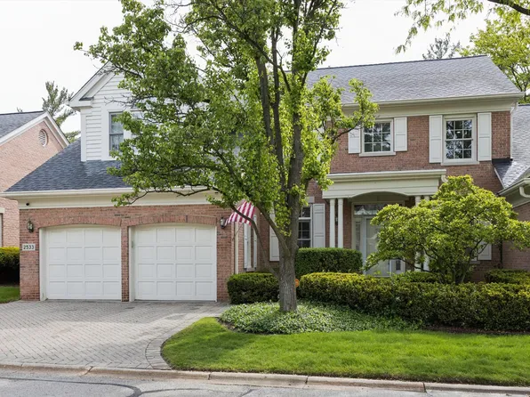 2533 E Chesapeake Pl, Westchester, IL 60154