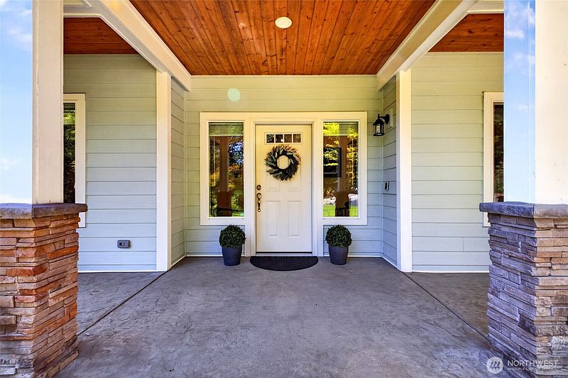 5th image of 11232 Crescent Valley Dr NW