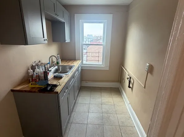 (undisclosed Address), Hempstead, NY 11550