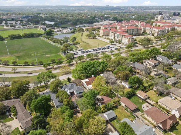 3221 Stadium Dr, Fort Worth, TX 76109