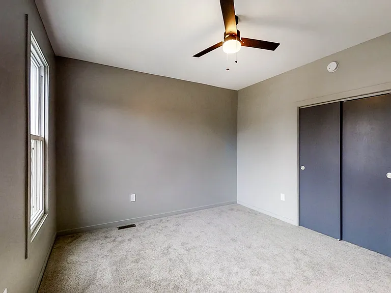 1238 E Mound St — Photo 19