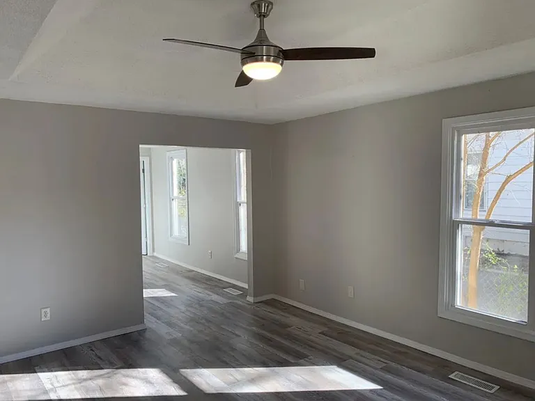 2046 N Campbell Ave — Photo 2
