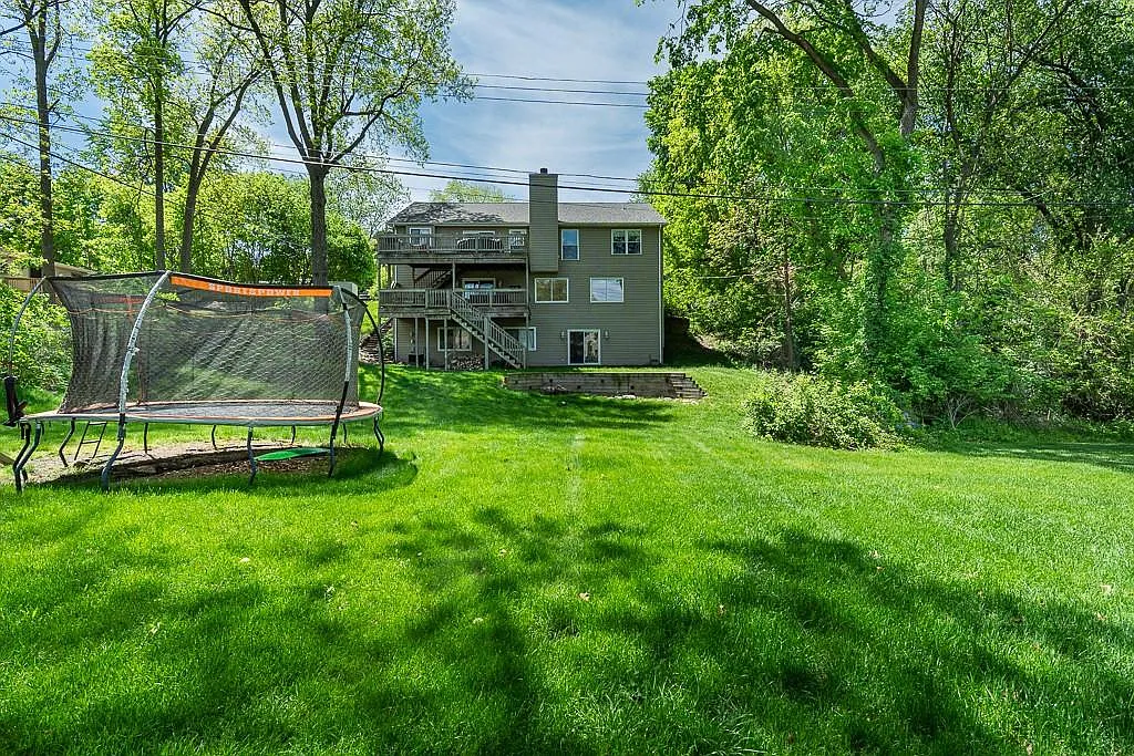 Building Photo - 668 Sherry Dr