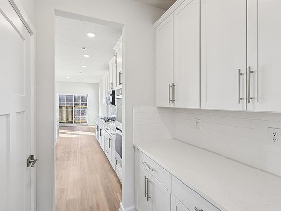 5th image of 120 Bruno Dr