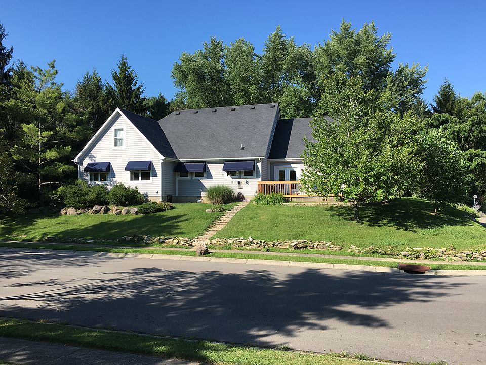 1st image of 301 Stewart Dr