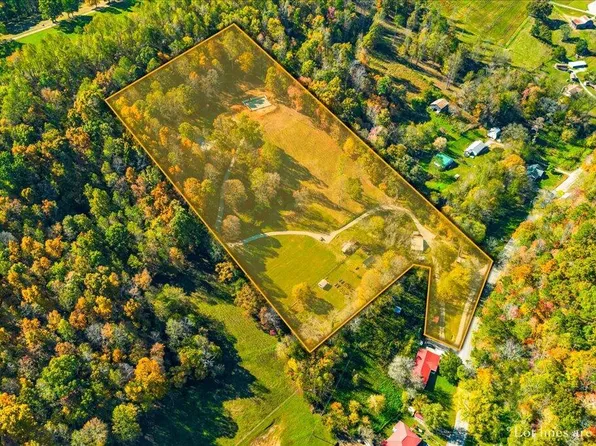 2938 Cedar Creek Rd, La Follette, TN 37766