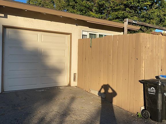 3rd image of 1001 Blue Jay Dr
