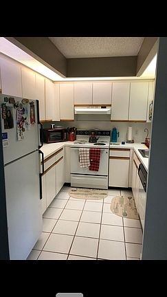 3rd image of 1000 SW 125th Ave APT 103N